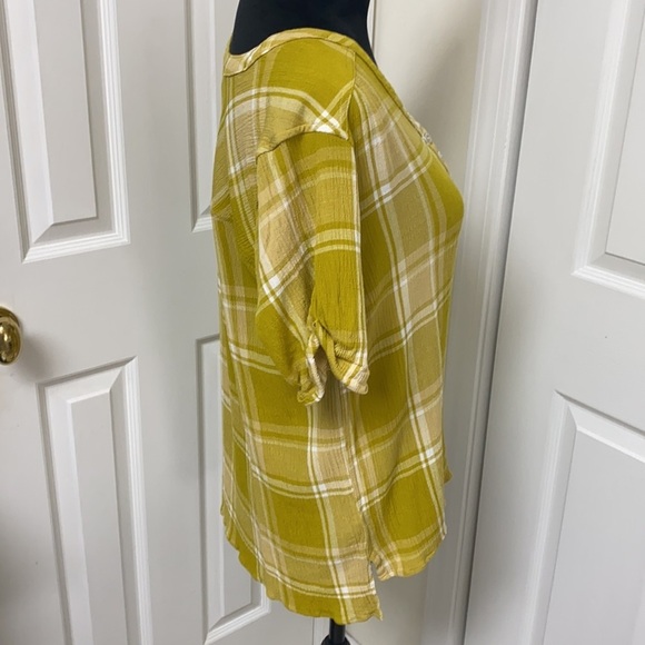 Eddie Bauer Rivierah Short-Sleeve V-Neck Top - Picture 5 of 9